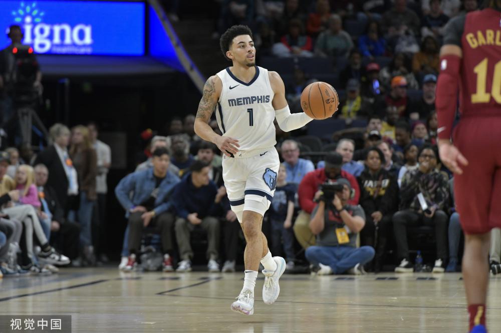 随着世界足 随着世界足